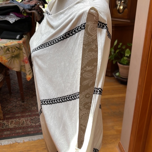 Kanvas asymmetrical bodycon dress. Size large - Picture 2 of 6